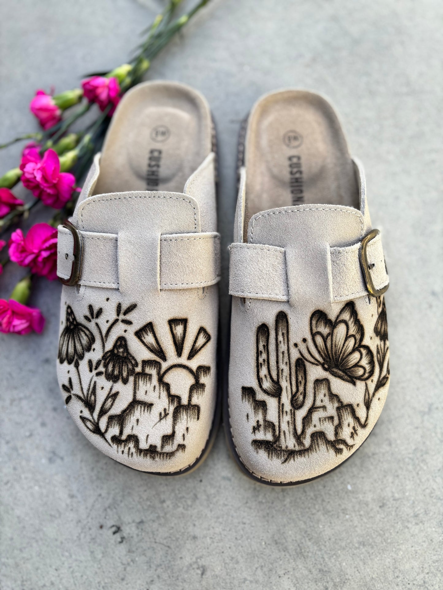 Women’s Clogs - 9