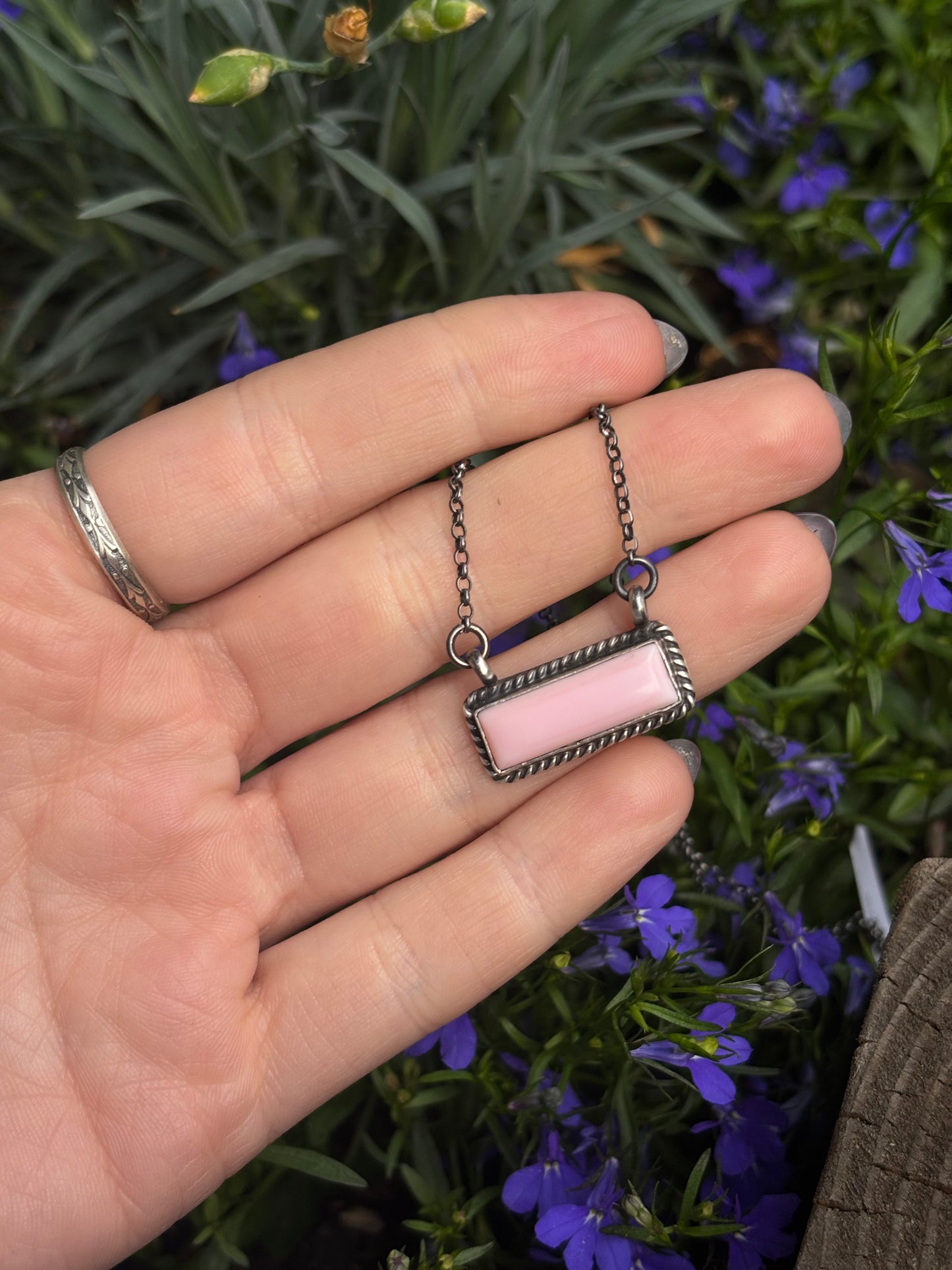 Native Pink Conch Bar Necklace