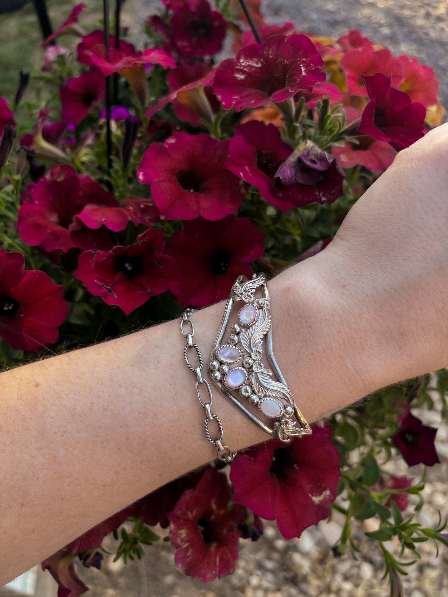 NATIVE-Pink MOP Cuff
