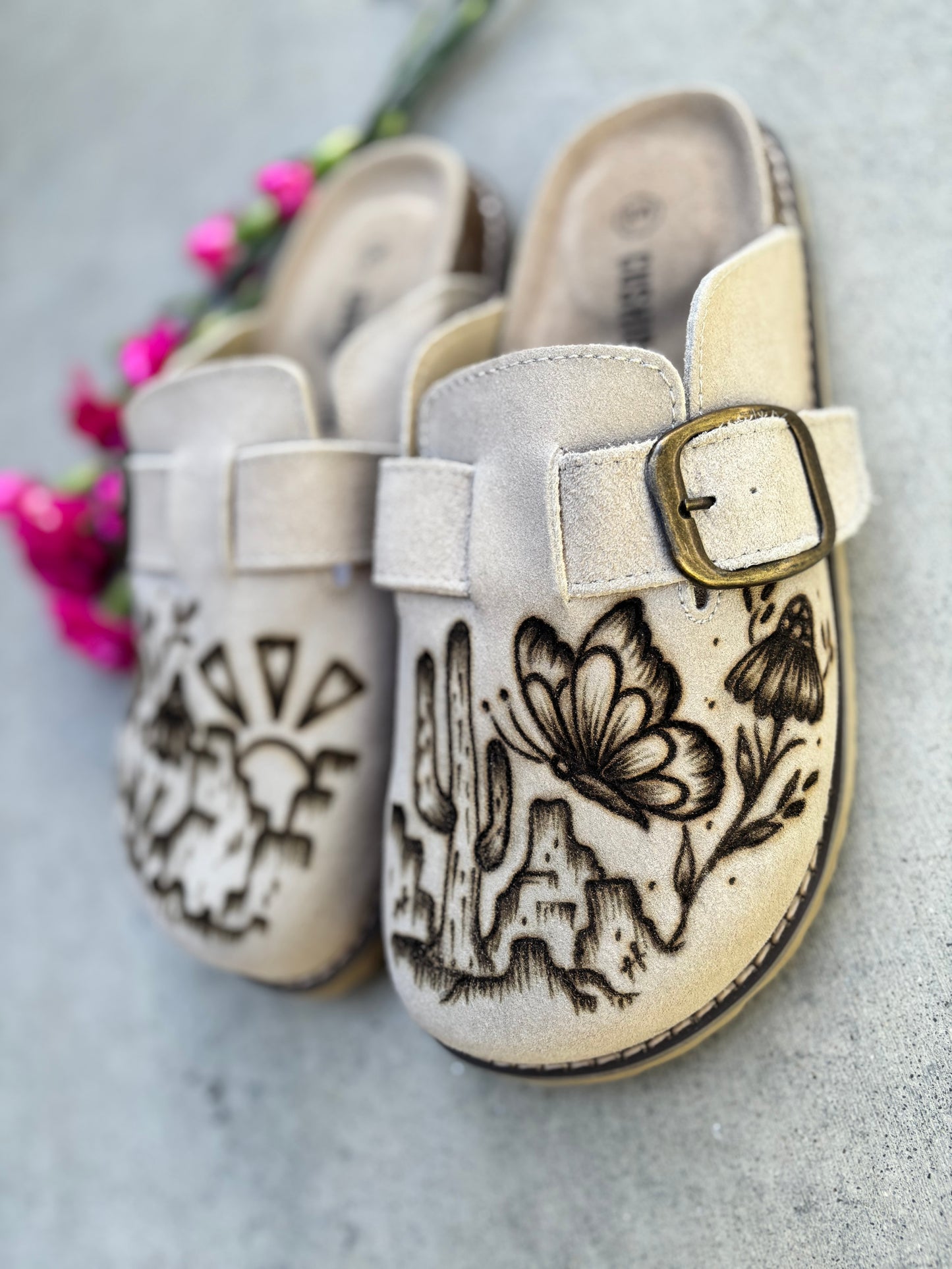 Women’s Clogs - 9
