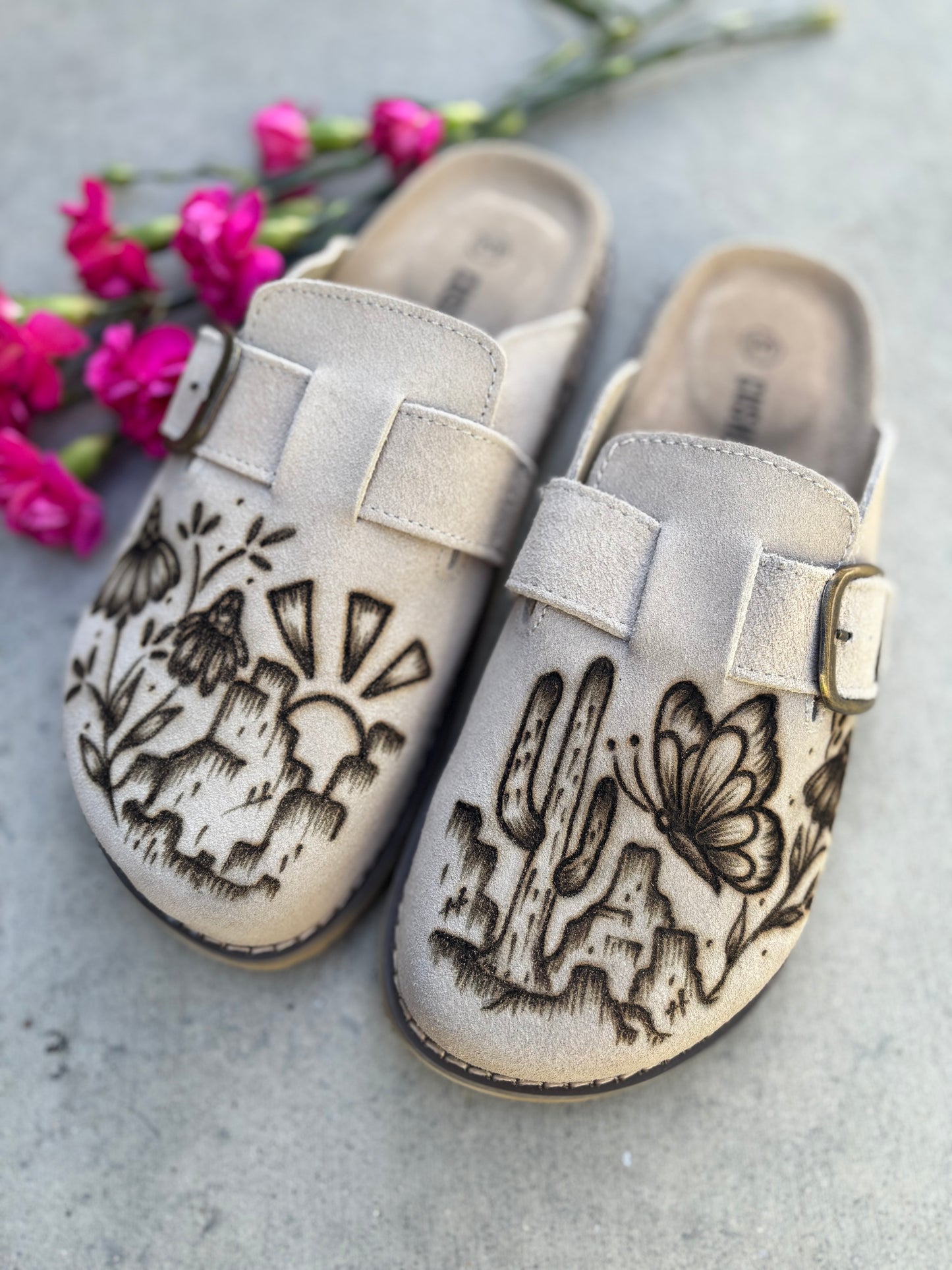 Women’s Clogs - 9