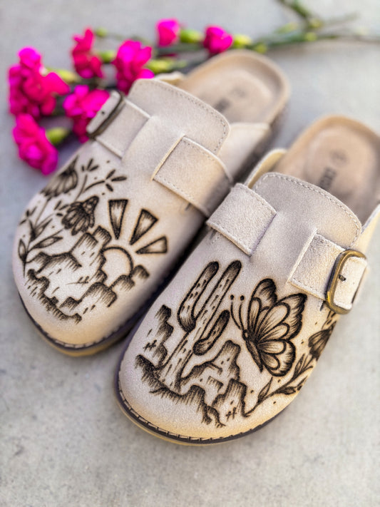 Women’s Clogs - 9